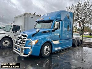 2020 Freightliner Cascadia Sleeper Truck in Oregon
