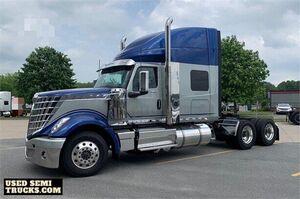 International Lonestar Sleeper Truck in Arkansas