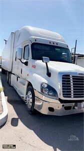 2016 Freightliner Cascadia  125 Sleeper Truck in Arizona
