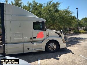 Volvo VNL Sleeper Truck in Texas